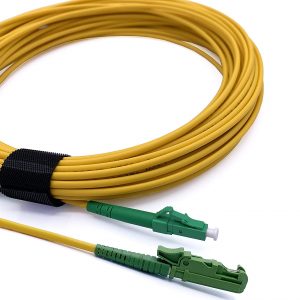 Câble à Fibre Optique E2000/APC à LC/APC OS2 Simplex (Ref:3822)